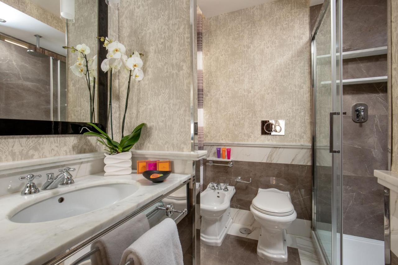 The Inn At The Spanish Steps Luxury Collection - Mario De' Fiori Suite Řím Exteriér fotografie
